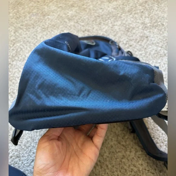 Osprey Daylight 13 L Day Pack Blue and Gray | outdoors | hiking | camping | - Picture 6 of 6